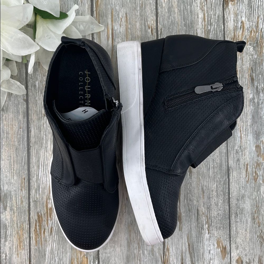 Women’s Journee Collection Black Wedge Sneakers Ankle Booties Shoes Size 9 - Picture 2 of 6